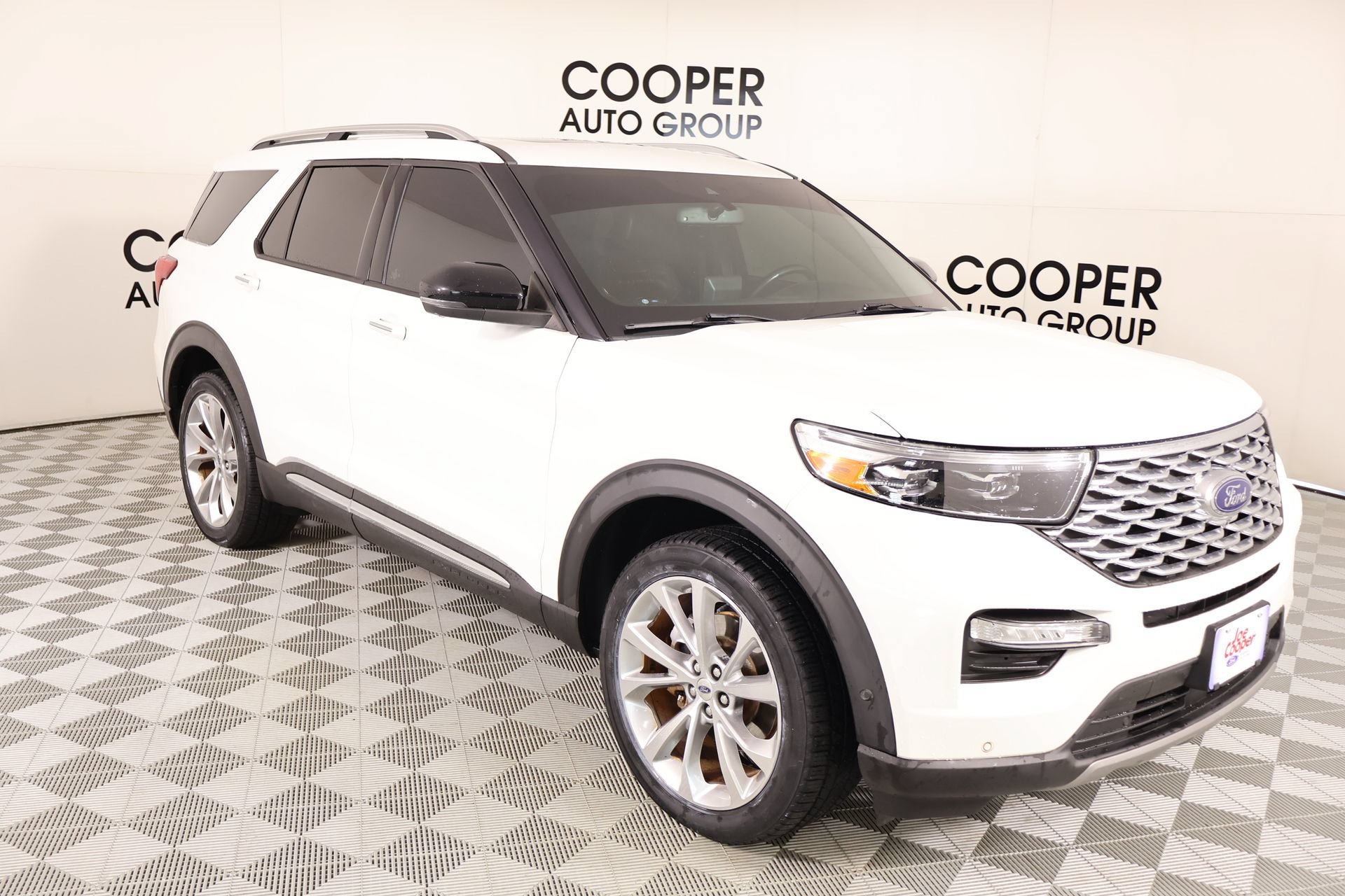 Used 2021 Ford Explorer Platinum w/ Equipment Group 601A AWD/4WD image 1
