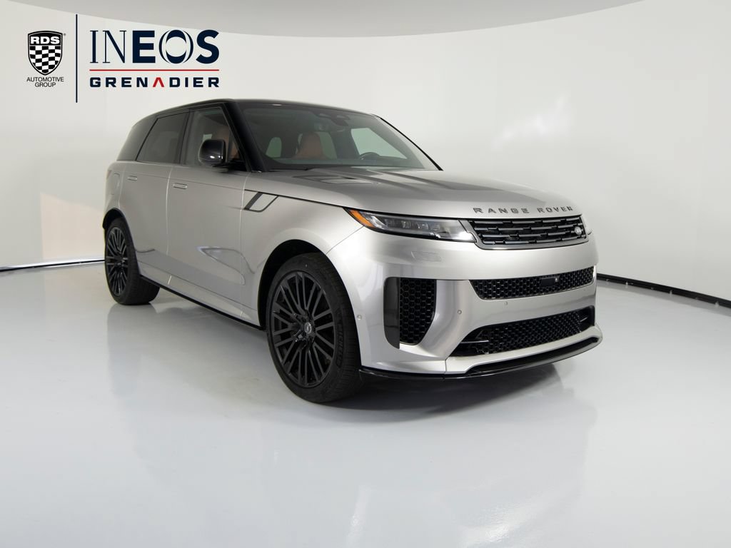 Used 2024 Land Rover Range Rover Sport AWD/4WD image 4