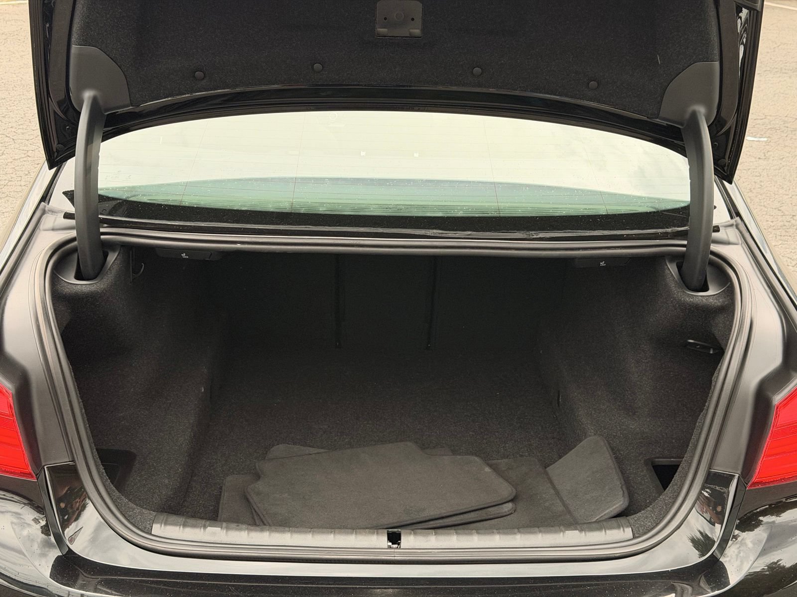 Used 2019 BMW 530i w/ Convenience Package RWD image 12