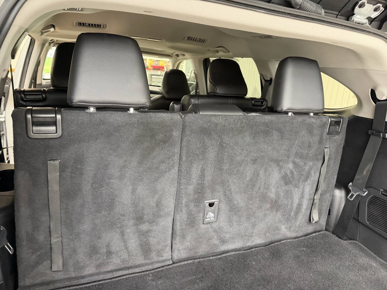Used 2022 Toyota Highlander XLE AWD/4WD image 16