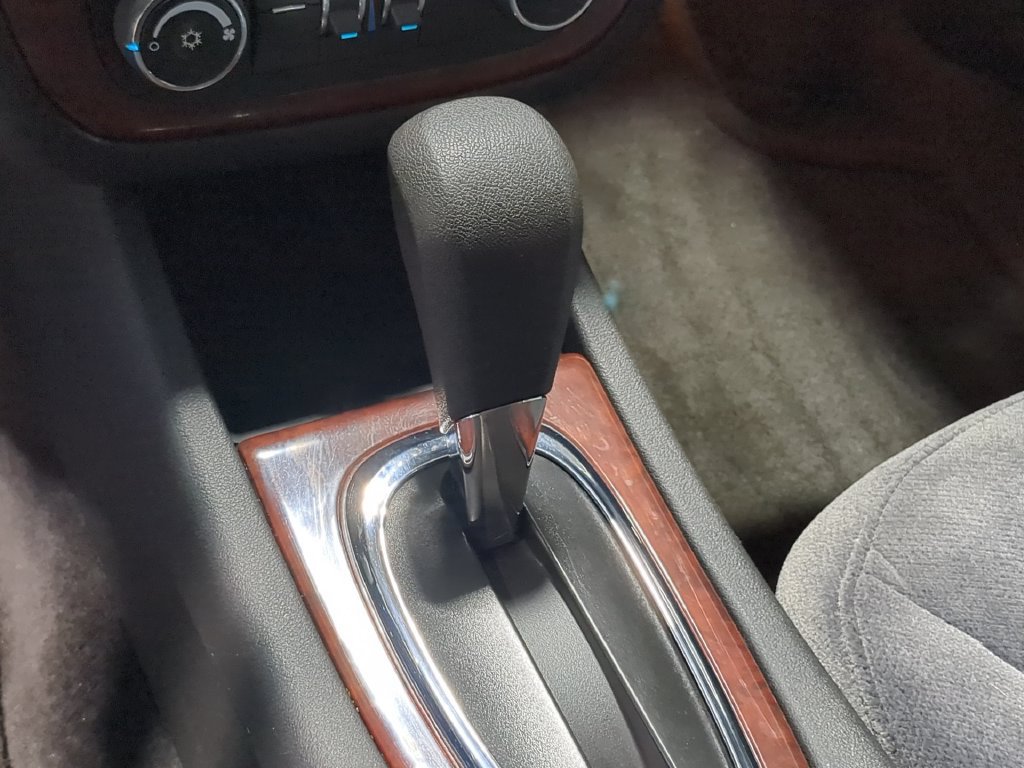 Used 2009 Chevrolet Impala LT FWD image 30
