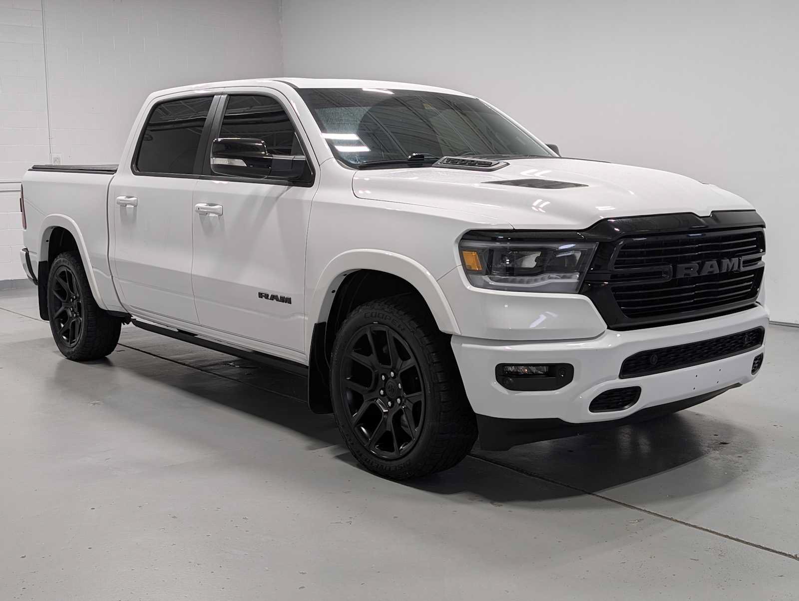 Used 2021 RAM 1500 Laramie w/ Night Edition AWD/4WD image 6