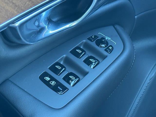 New 2025 Volvo XC90 T8 Plus w/ Protection Package Premier image 11