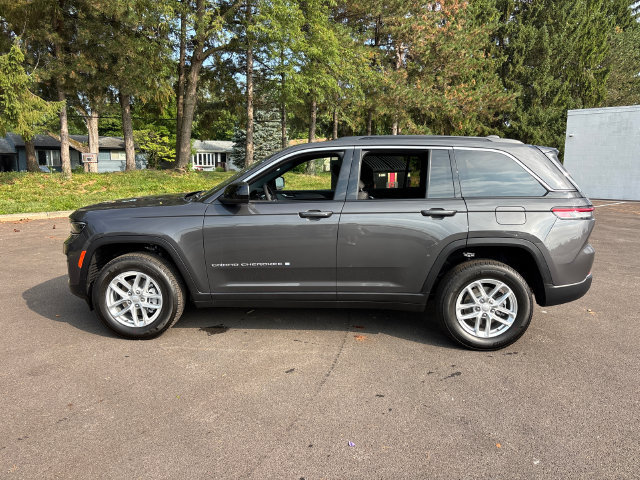 New 2026 Jeep Grand Cherokee Laredo X AWD/4WD image 3