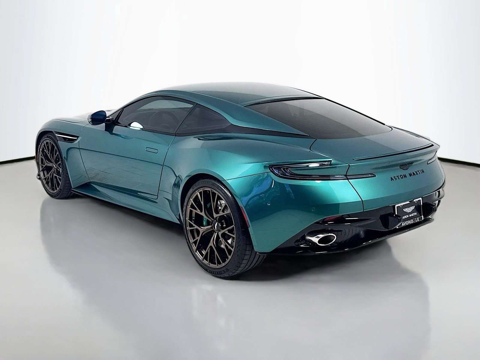 Used 2025 Aston Martin DB12 Coupe image 5