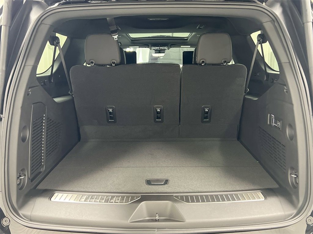 New 2026 Chevrolet Suburban High Country image 25