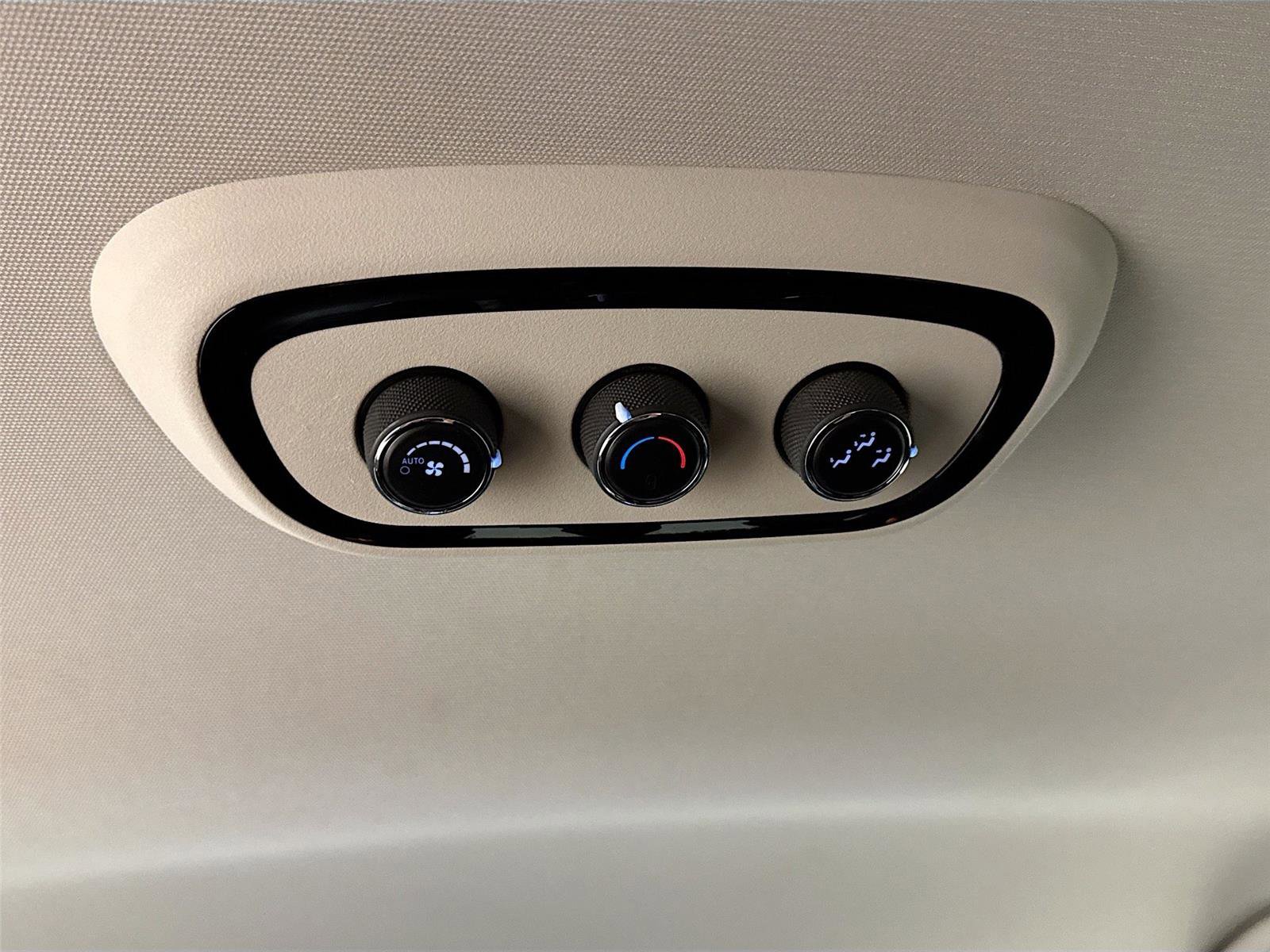 Used 2022 Dodge Durango SXT w/ Anodized Platinum Package image 23