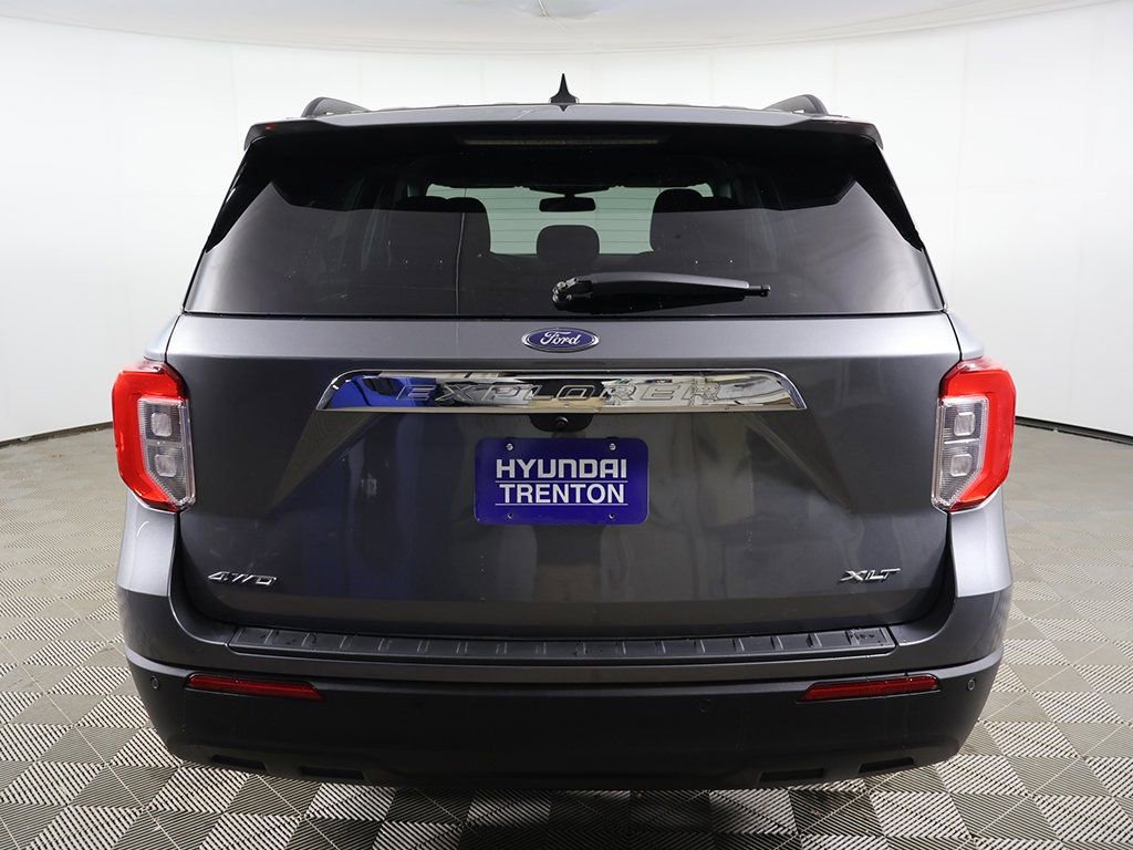Used 2022 Ford Explorer XLT image 10