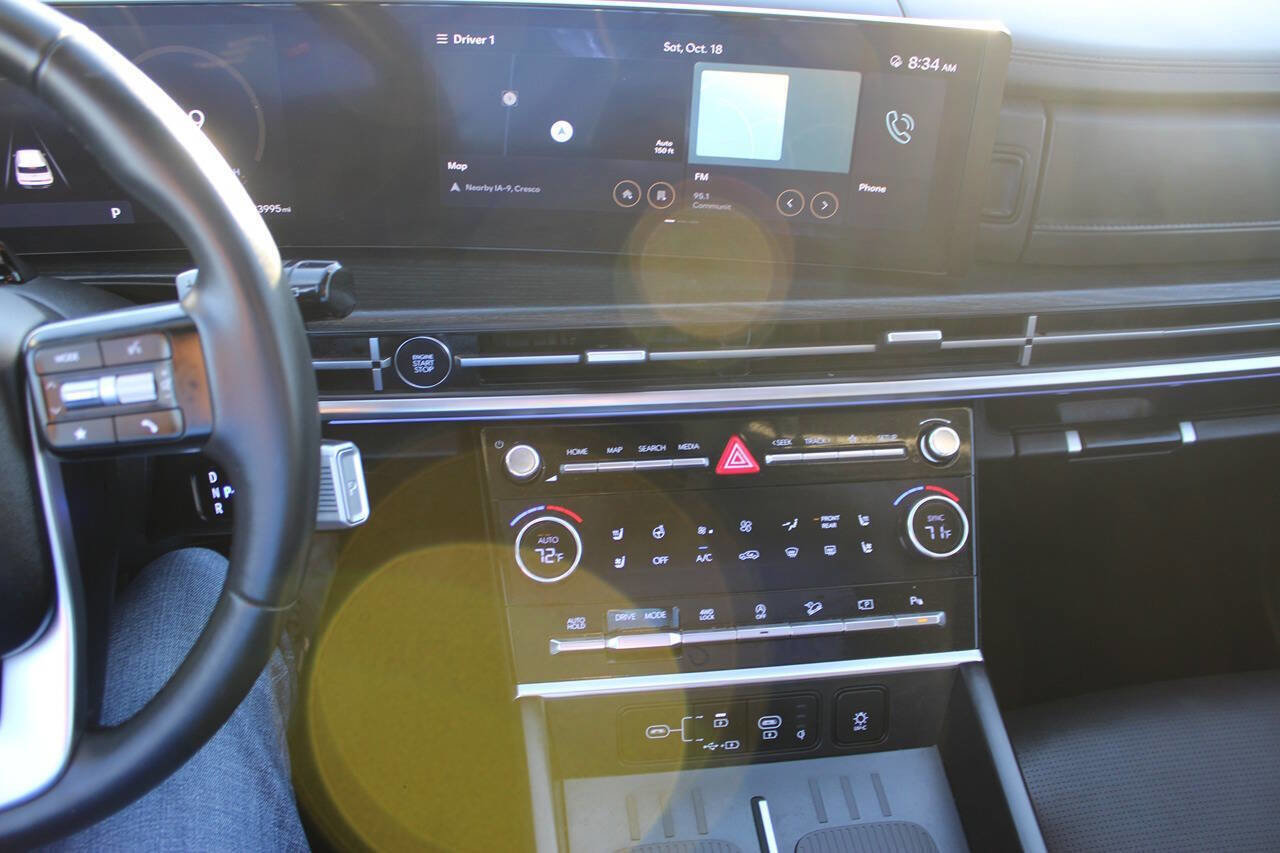 Used 2024 Hyundai Santa Fe Limited image 16