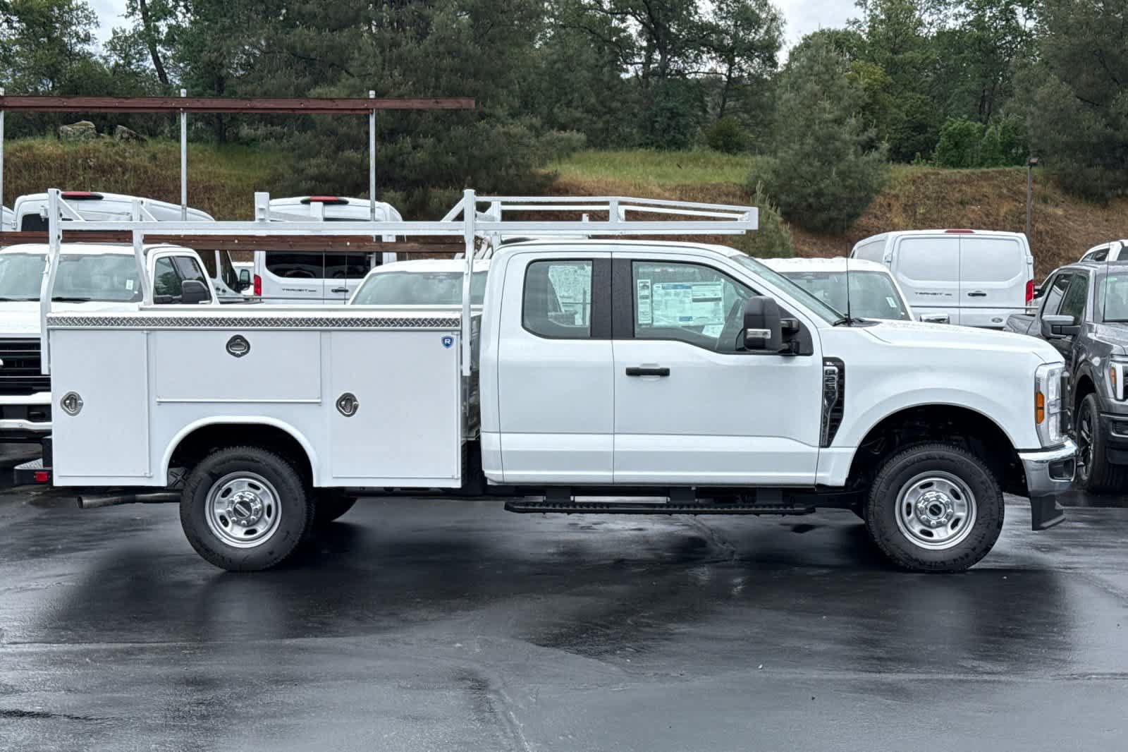 New 2025 Ford F250 XL w/ XL Chrome Package AWD/4WD image 4