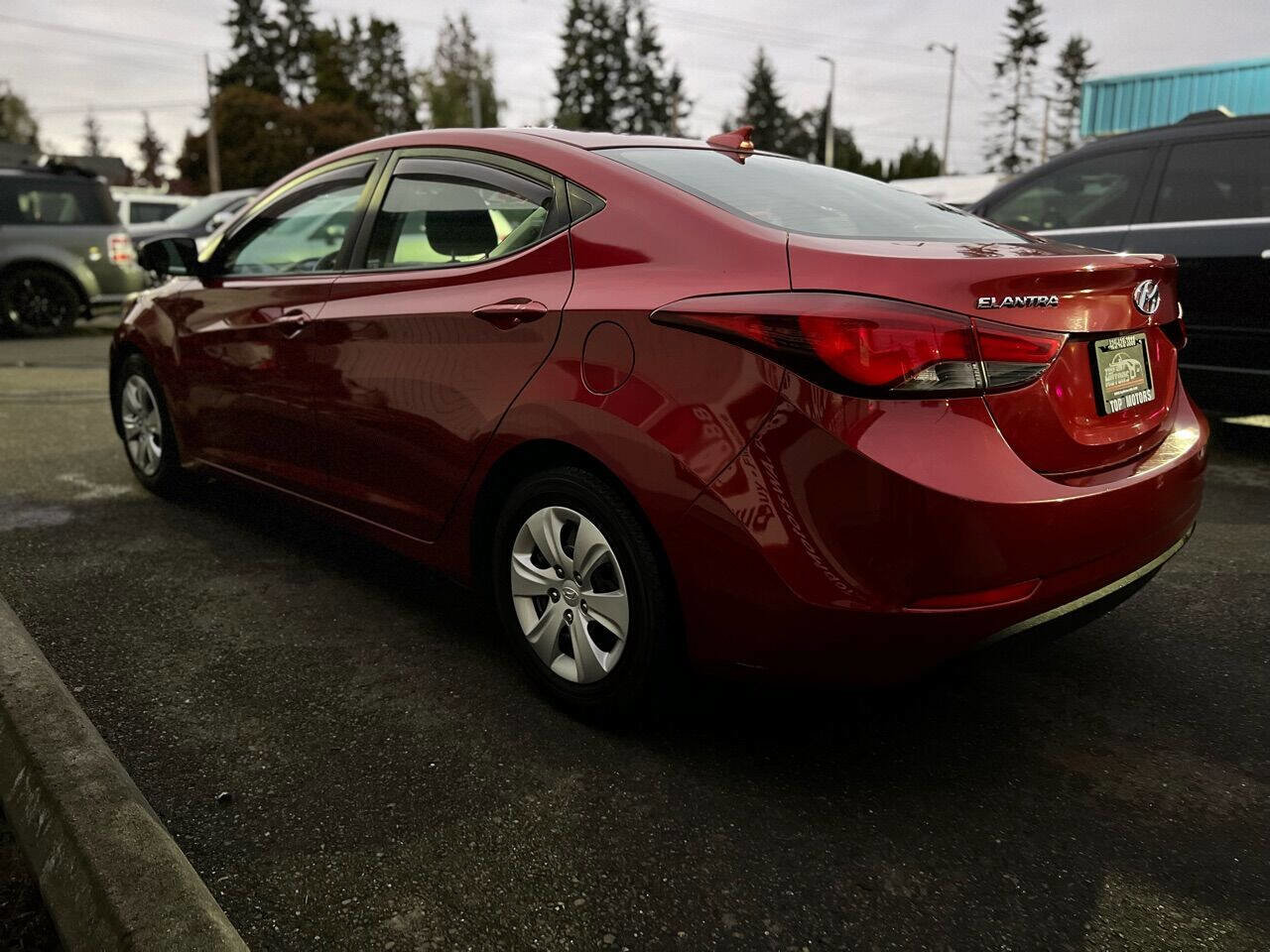 Used 2016 Hyundai Elantra SE image 7