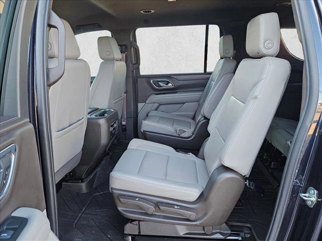 Used 2023 Chevrolet Suburban LT image 18
