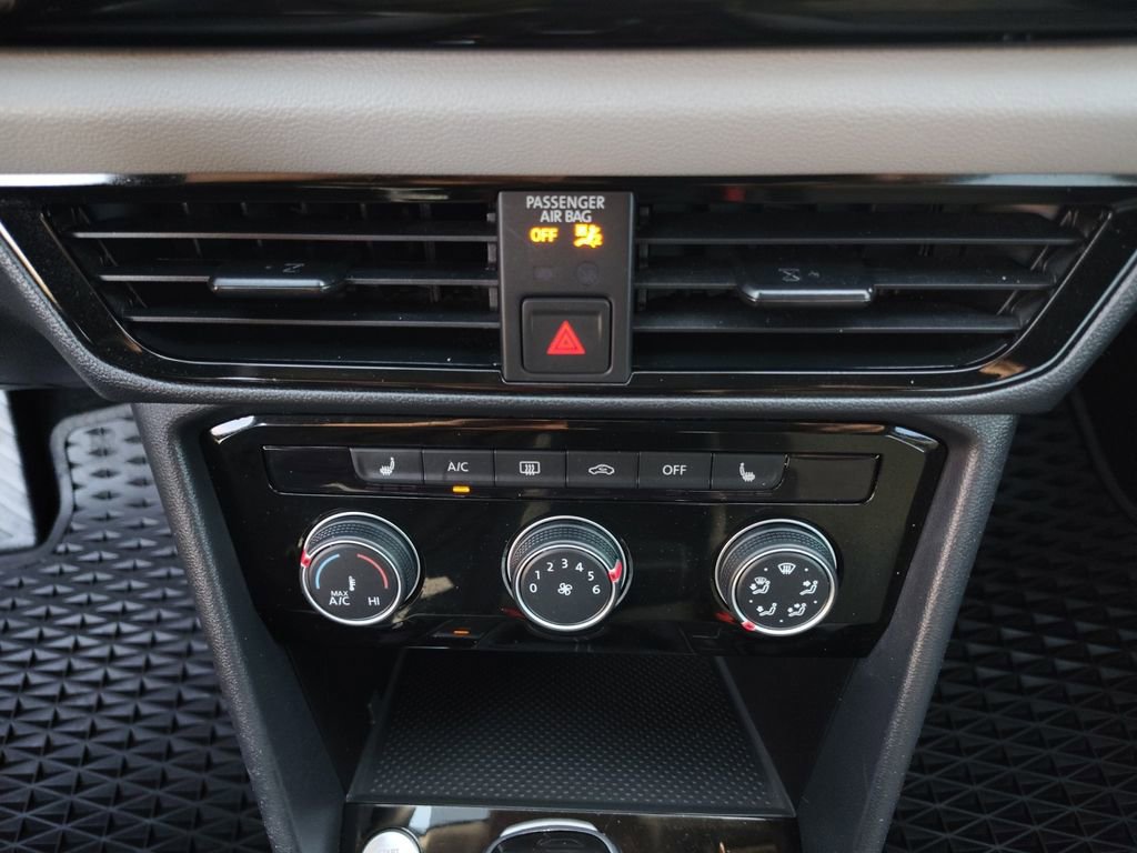 Used 2024 Volkswagen Taos S image 4