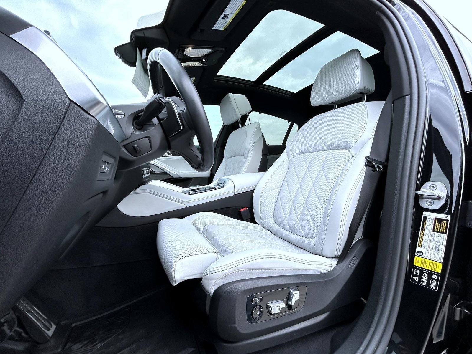 Used 2024 BMW X6 xDrive40i w/ Premium Package image 10