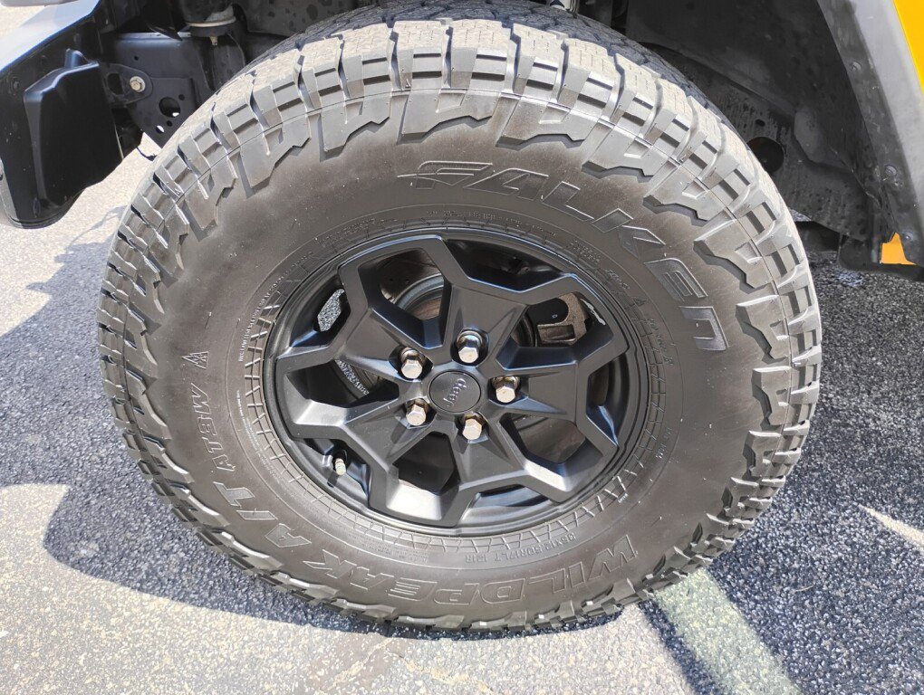 Used 2021 Jeep Gladiator Sport AWD/4WD image 23
