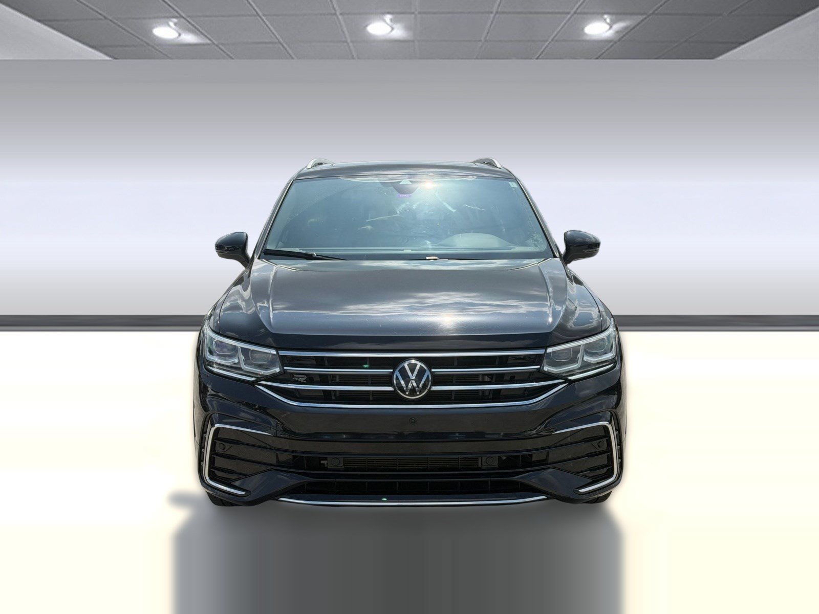 Used 2024 Volkswagen Tiguan SEL R-Line w/ MDO Package, Two-Row AWD/4WD image 6