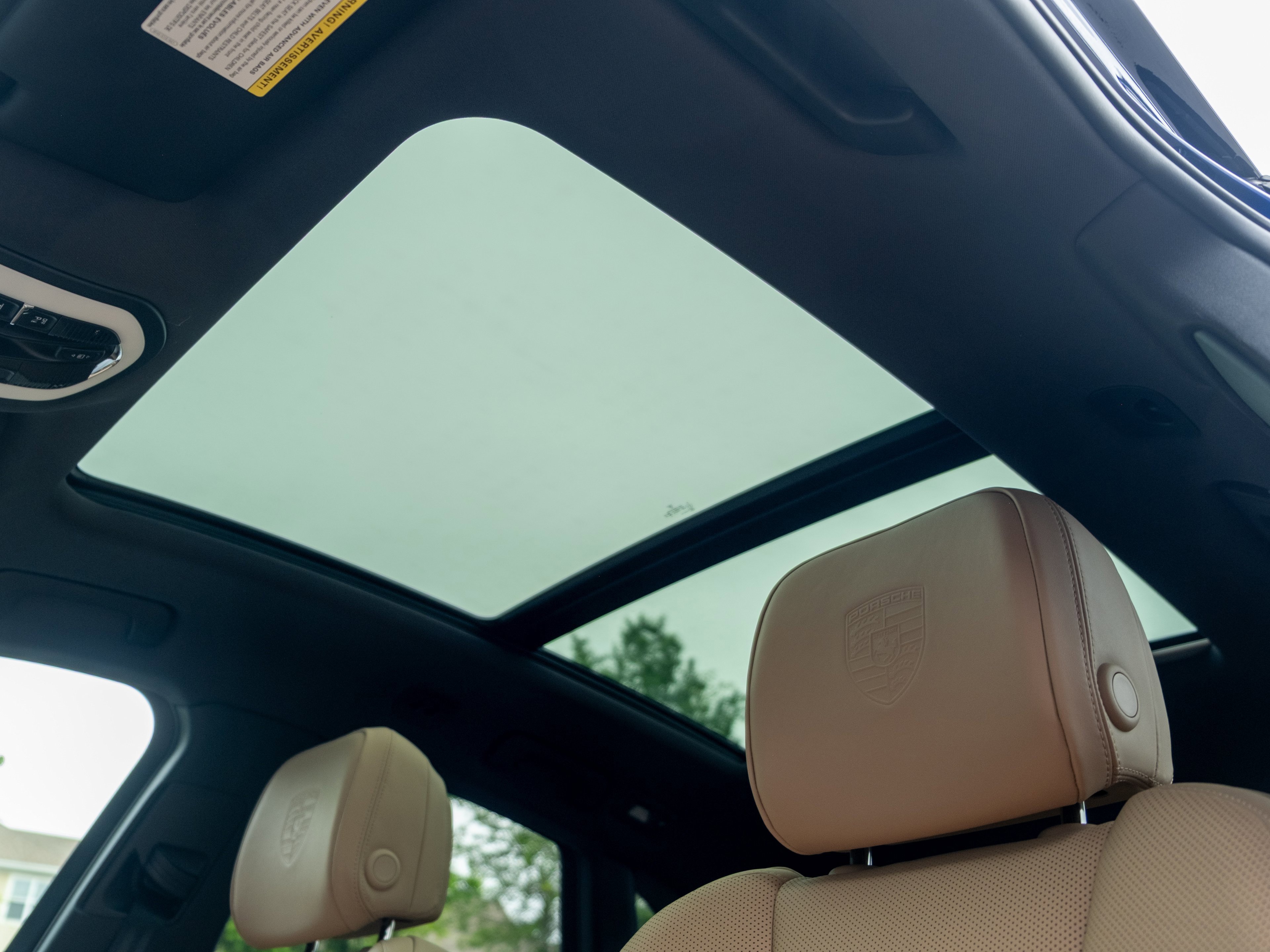 Certified 2025 Porsche Macan image 17