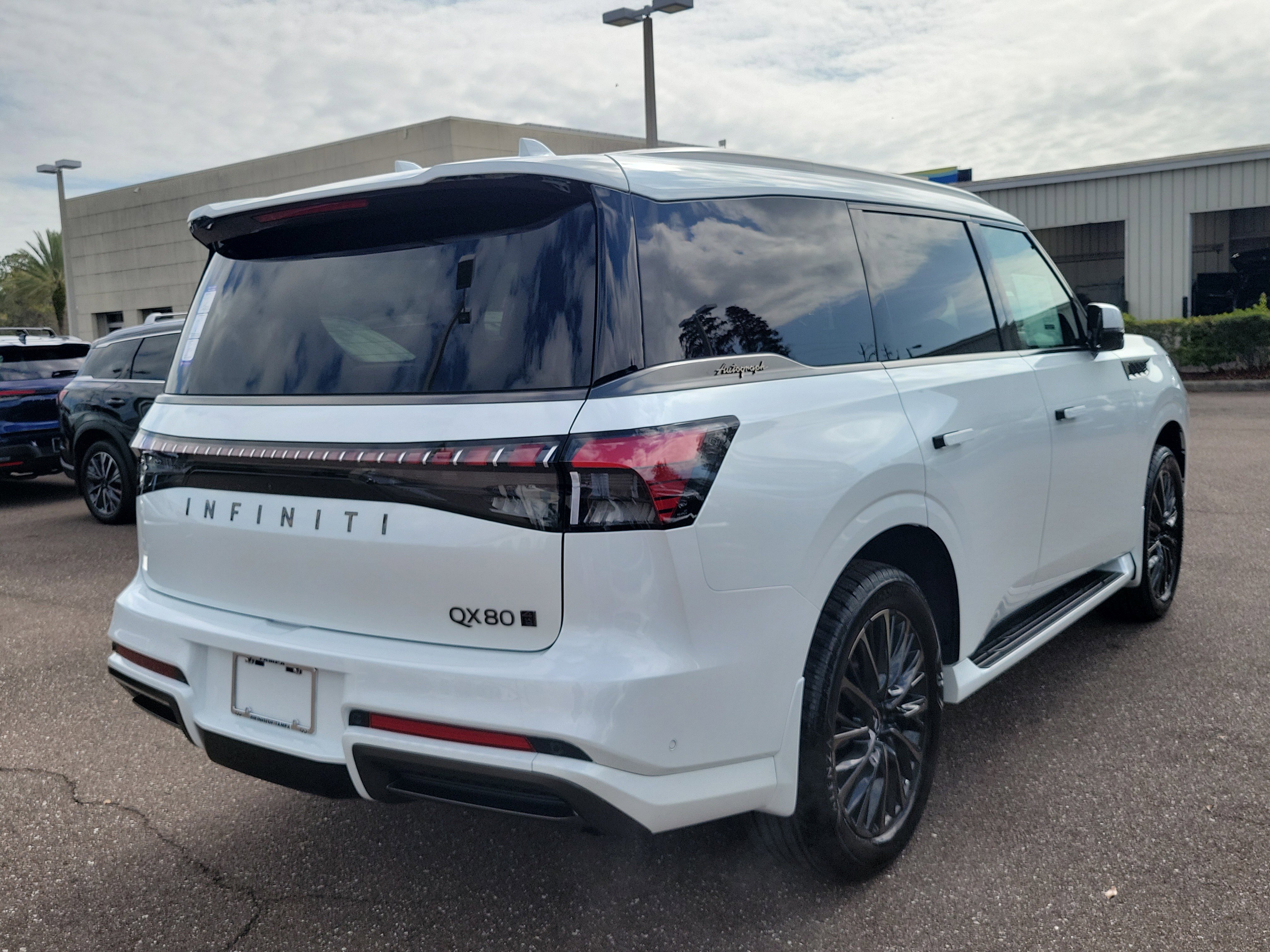 New 2026 INFINITI QX80 Autograph image 3