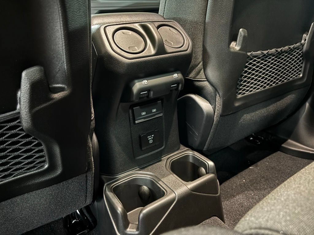 New 2026 Jeep Gladiator Mojave w/ Technology Group AWD/4WD image 15
