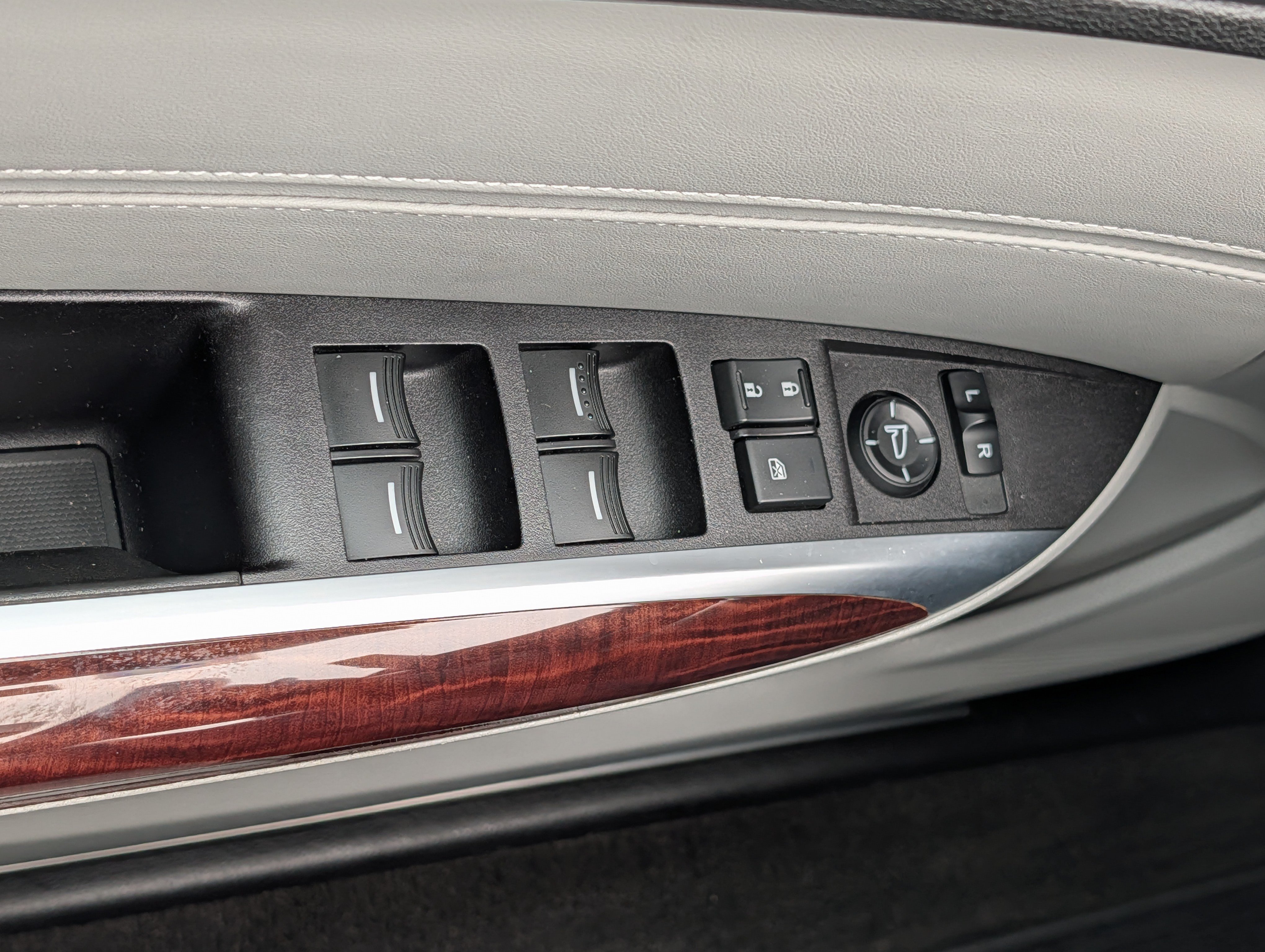 Used 2015 Acura TLX w/ Advance Package AWD/4WD image 19