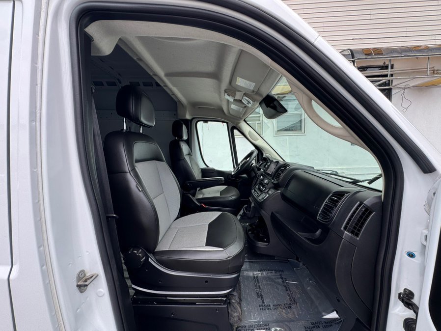 Used 2024 RAM ProMaster 2500 w/ Convenience Group FWD image 10