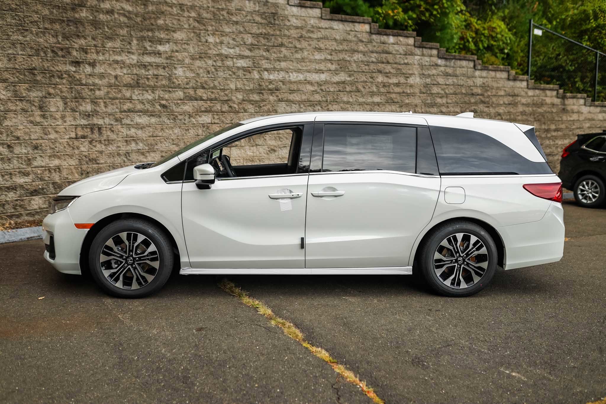 New 2026 Honda Odyssey Elite image 6