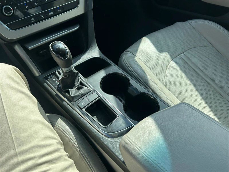 Used 2015 Hyundai Sonata SE w/ Option Group 02 FWD image 14