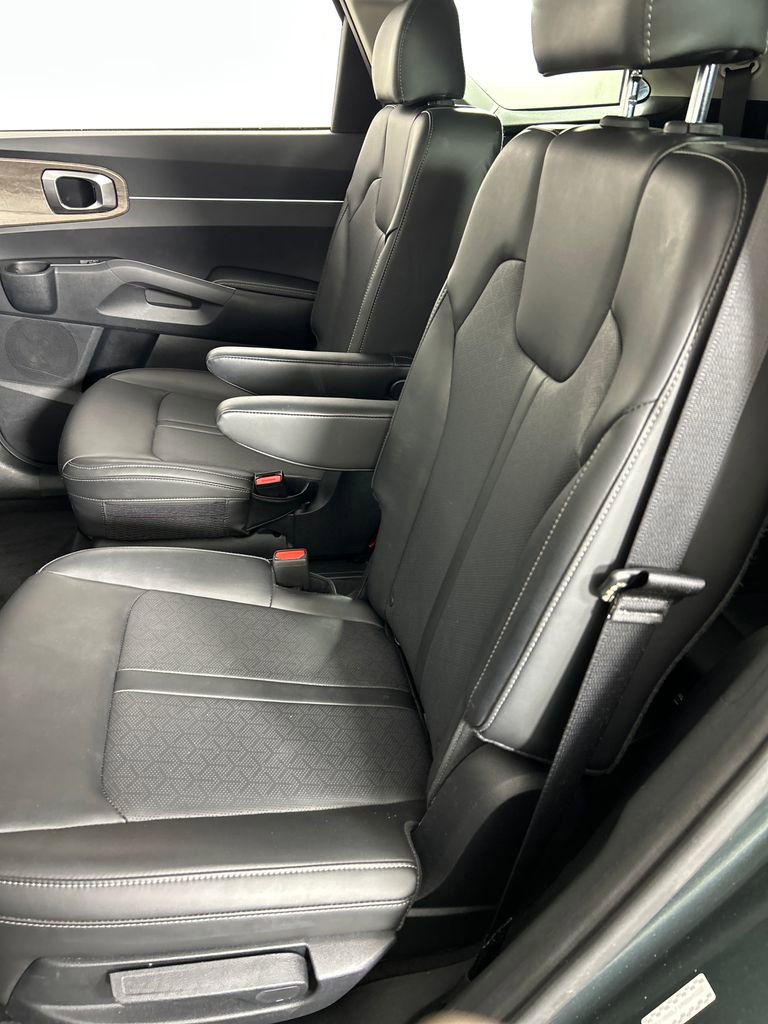 Used 2021 Kia Sorento EX w/ EX AWD X-Line Package image 16