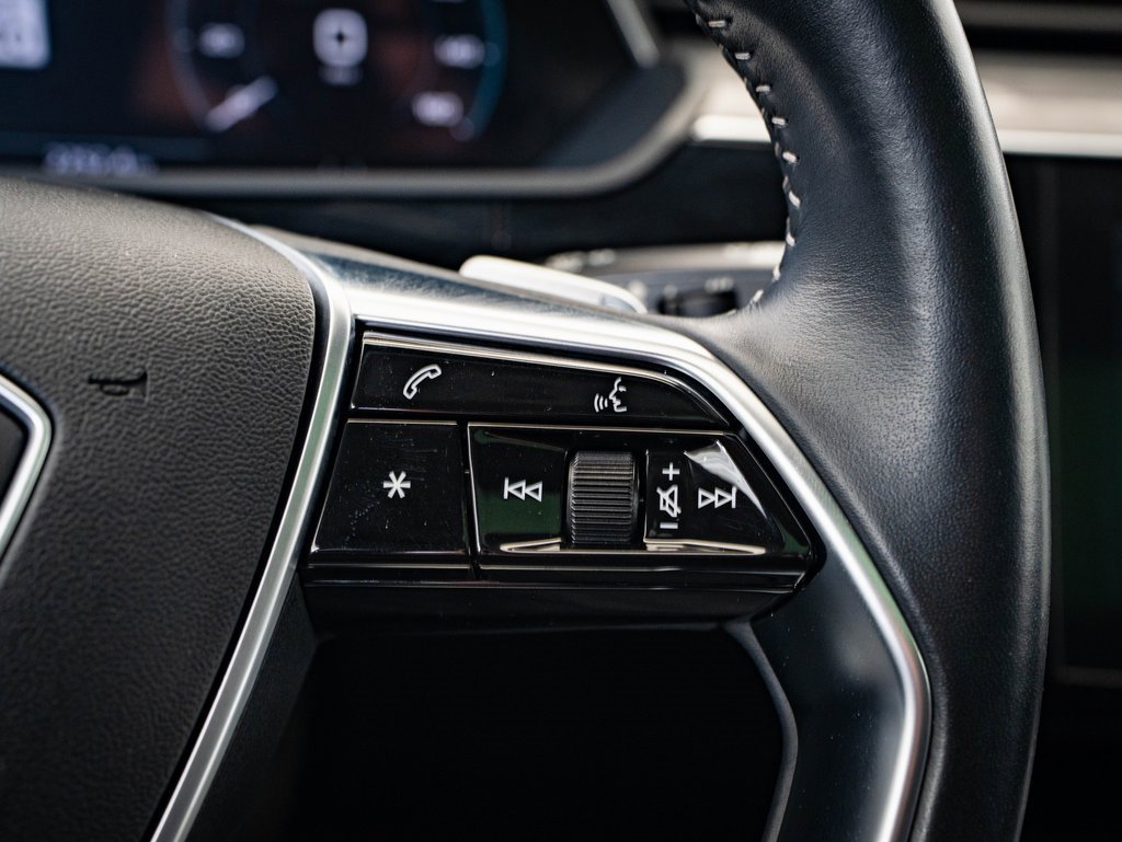 Used 2021 Audi e-tron Prestige w/ Prestige Package image 26