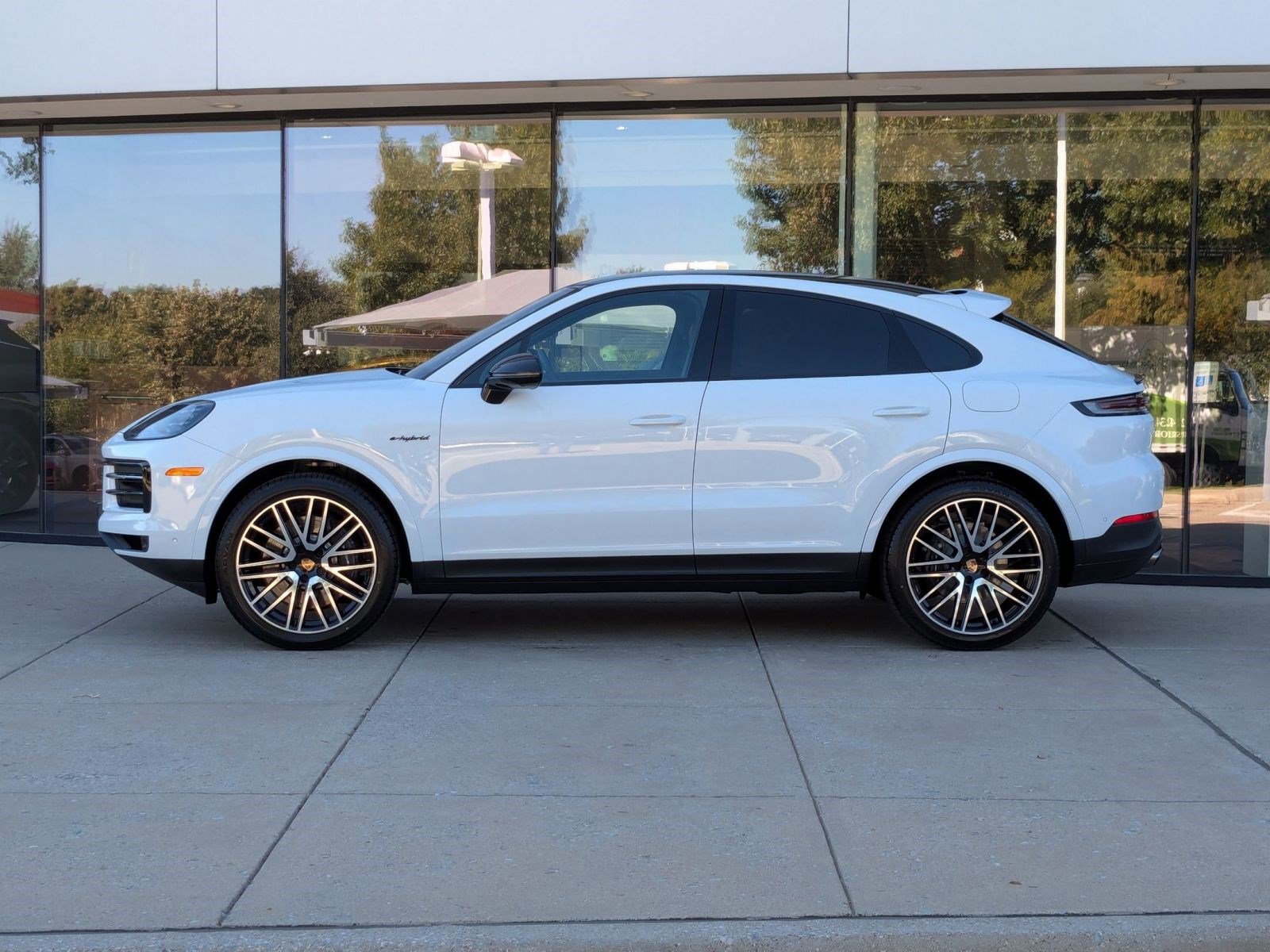 New 2026 Porsche Cayenne E-Hybrid image 2