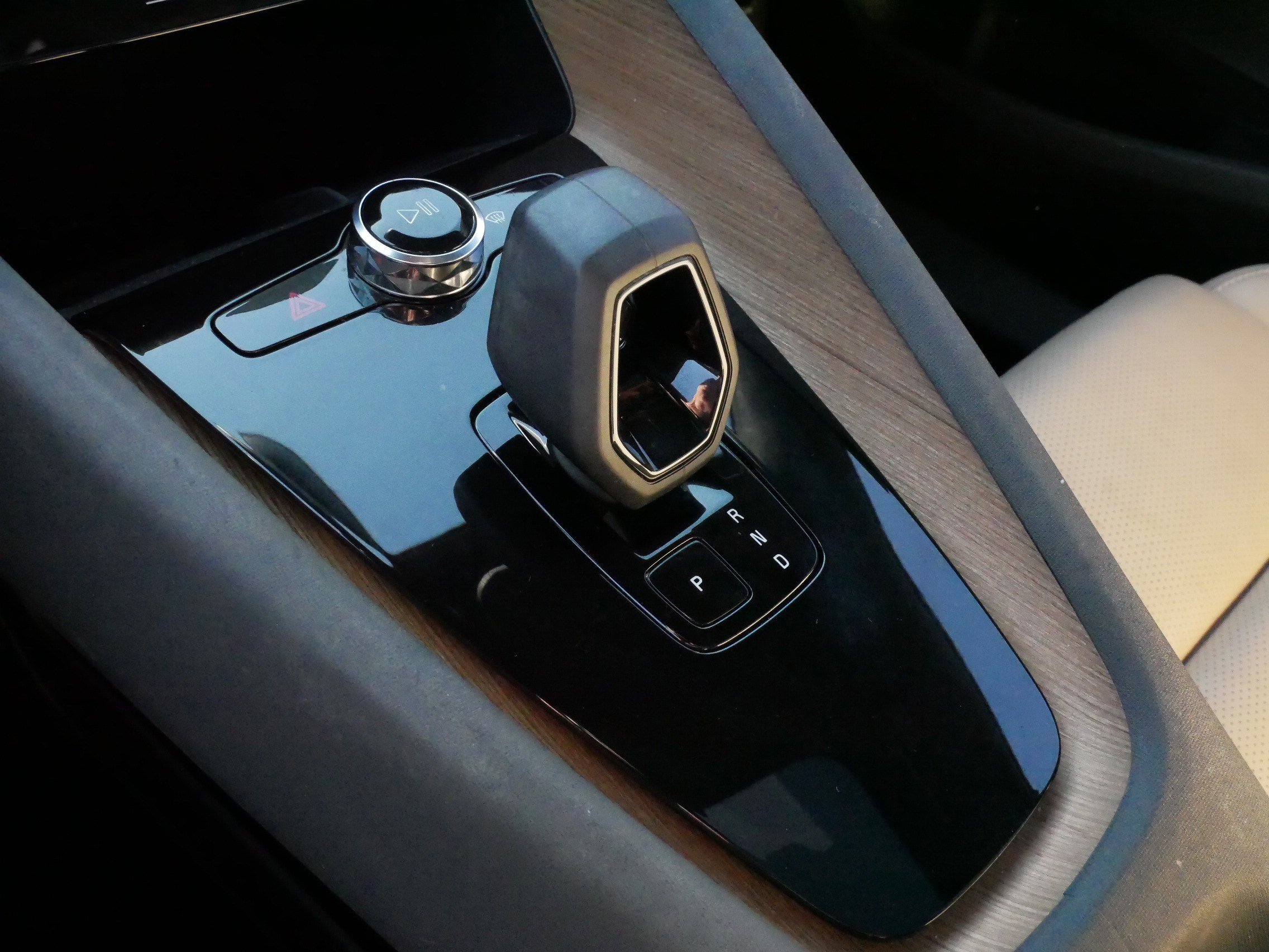 Used 2022 Polestar Polestar 2 w/ Plus Package image 24