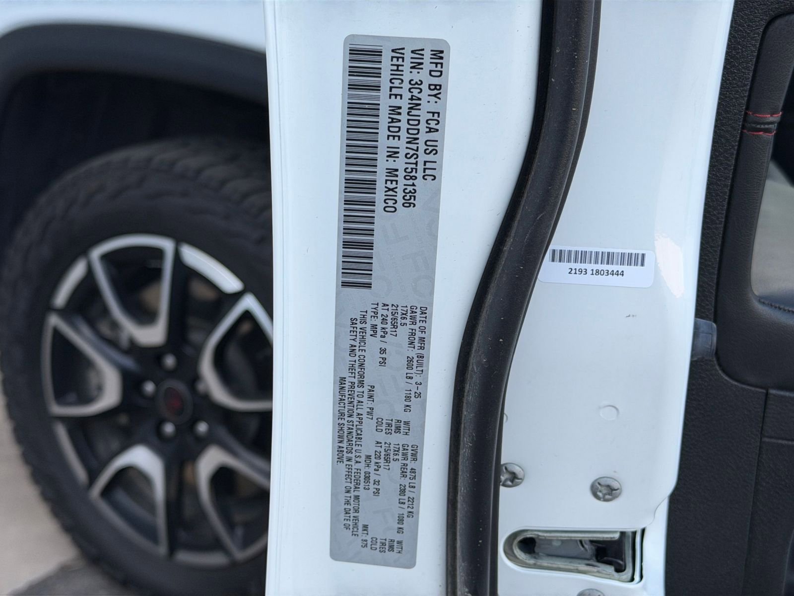 Used 2025 Jeep Compass Trailhawk AWD/4WD image 28