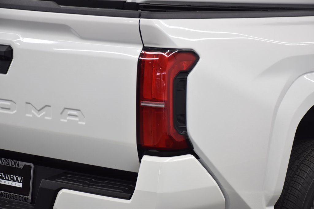 Used 2025 Toyota Tacoma SR5 image 9