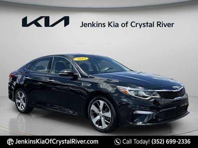 Used 2019 Kia Optima S w/ S Panoramic Sunroof Package FWD image 2