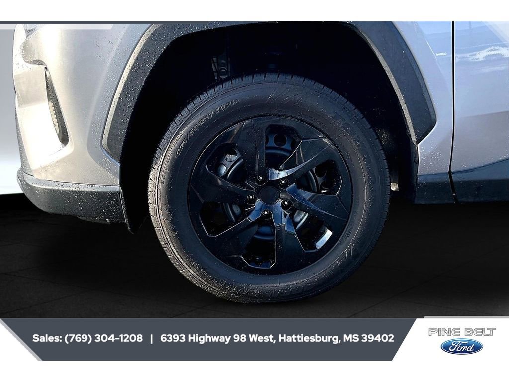 Used 2024 Toyota RAV4 XLE AWD/4WD image 7