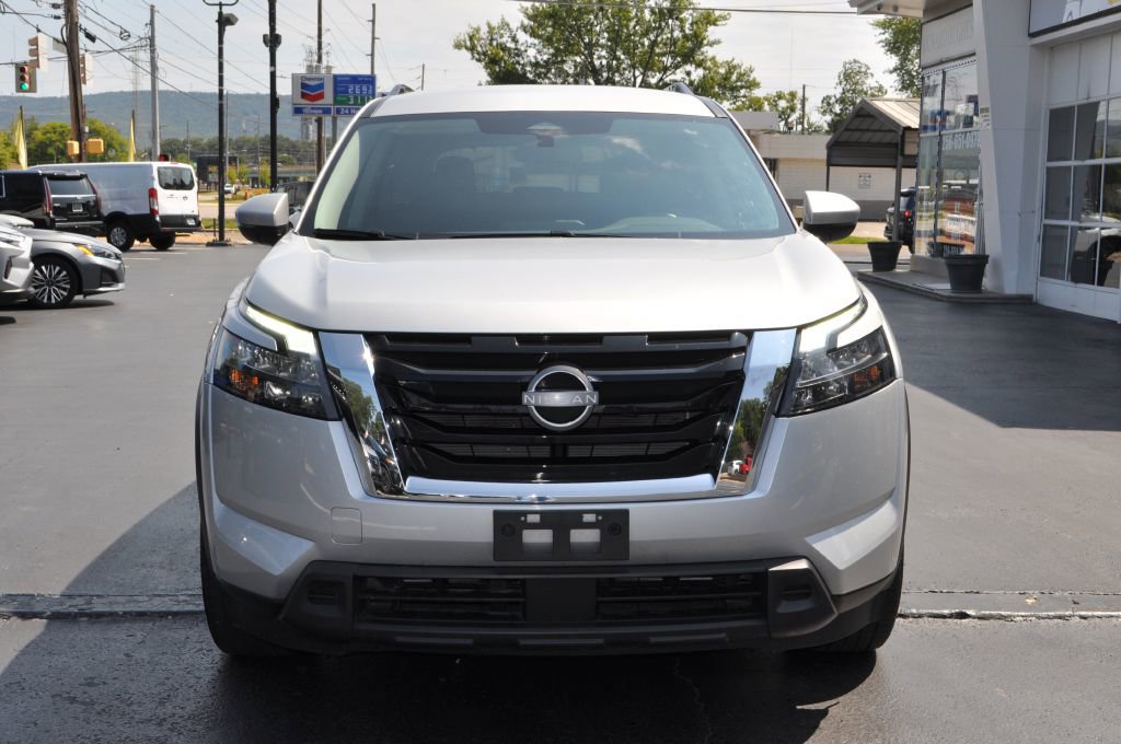 Used 2024 Nissan Pathfinder SV image 4