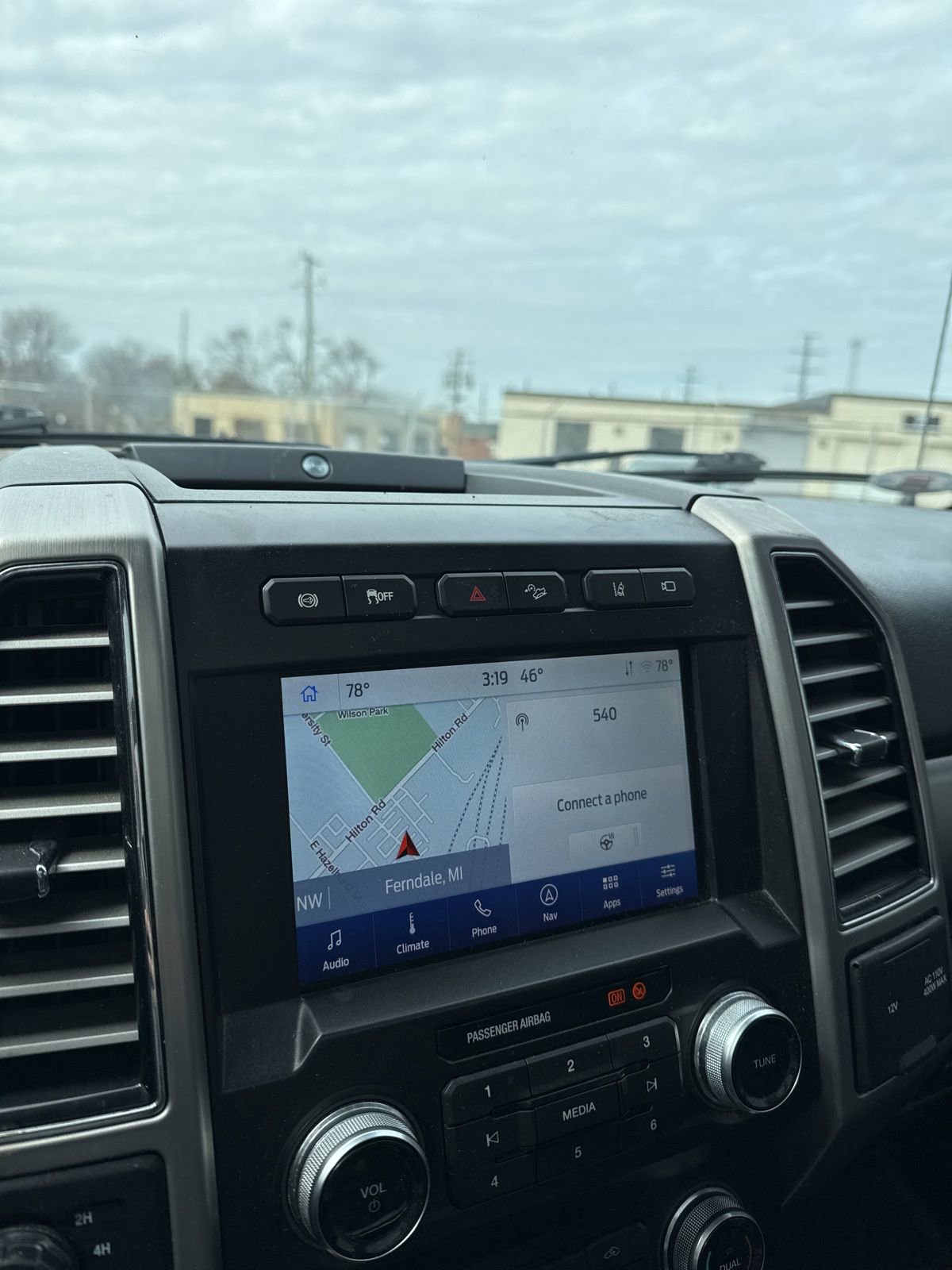 Used 2020 Ford F350 Platinum w/ FX4 Off-Road Package image 39