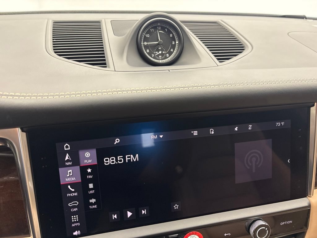 Certified 2023 Porsche Macan AWD/4WD image 34