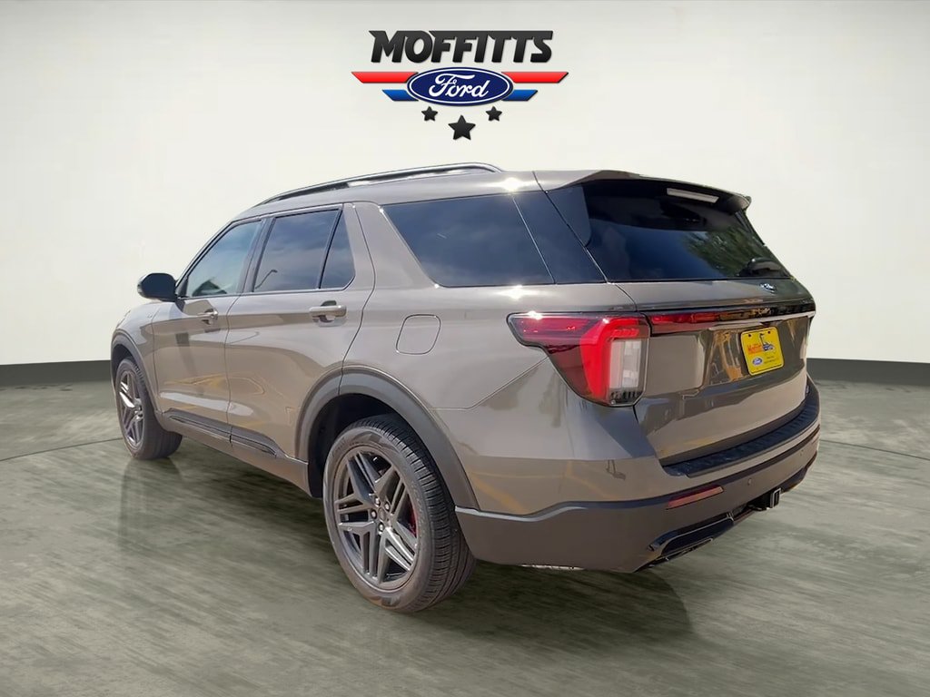 New 2026 Ford Explorer ST-Line w/ ST-Line Street Pack AWD/4WD image 3