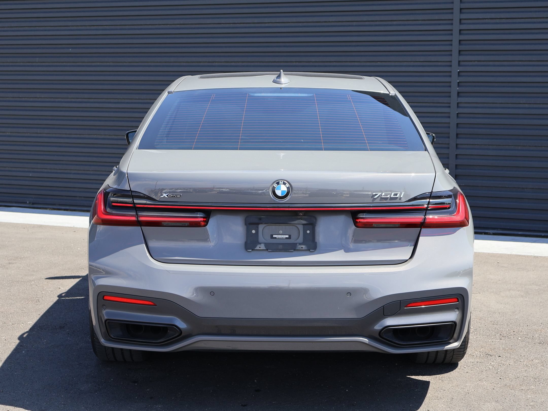Used 2022 BMW 750i xDrive w/ Autobahn Package AWD/4WD image 6