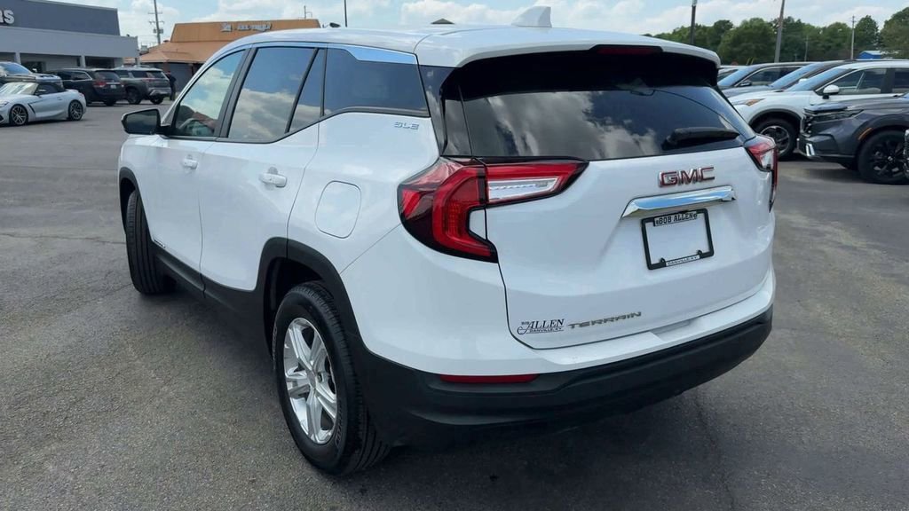Used 2024 GMC Terrain SLE FWD image 5