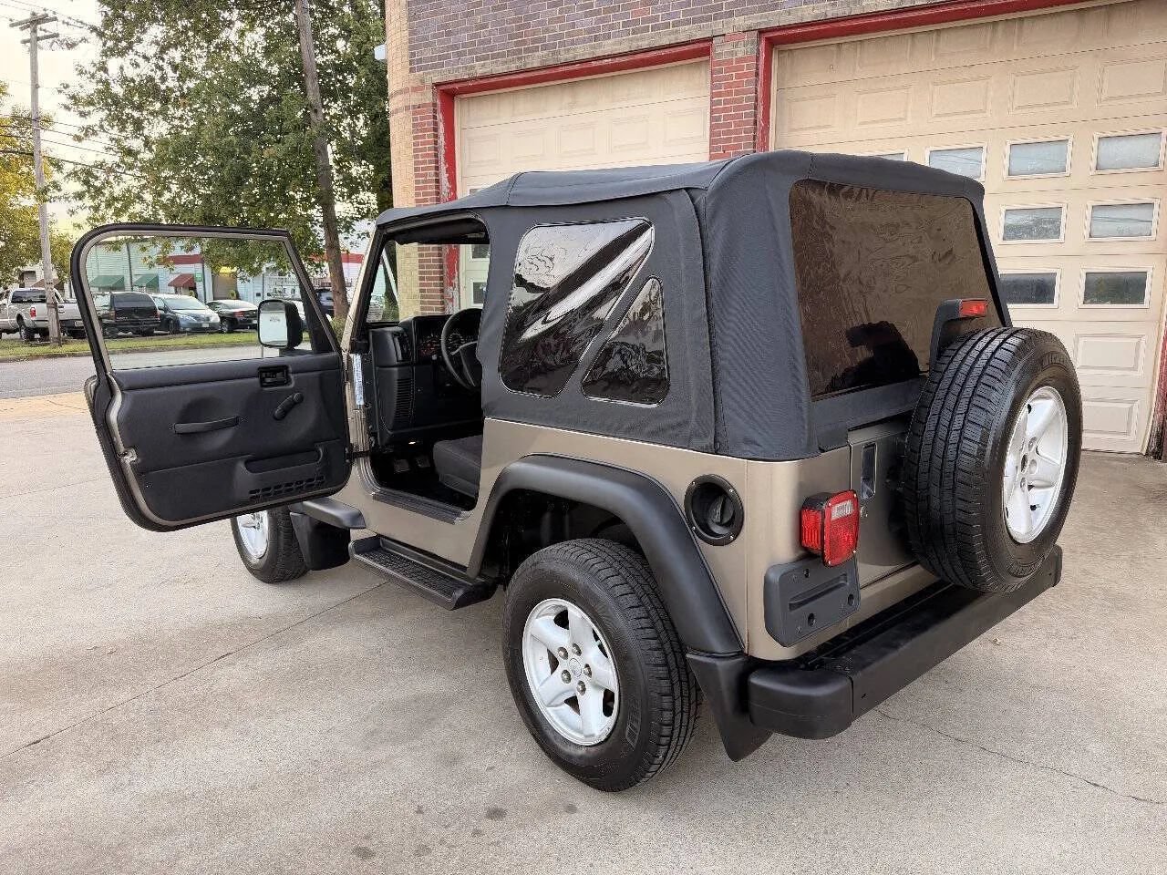 Used 2004 Jeep Wrangler X w/ Wheel Plus Group AWD/4WD image 28