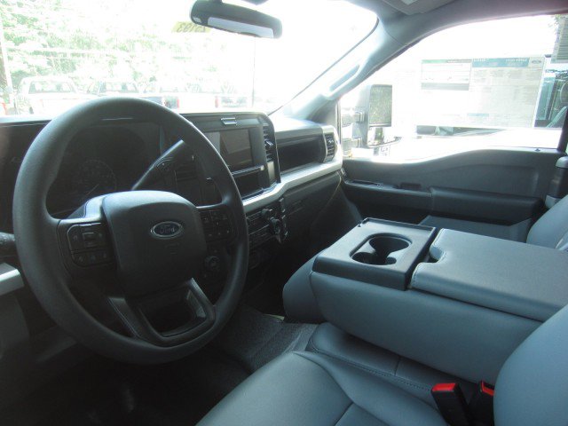 New 2025 Ford F350 XL w/ XL Chrome Package image 8