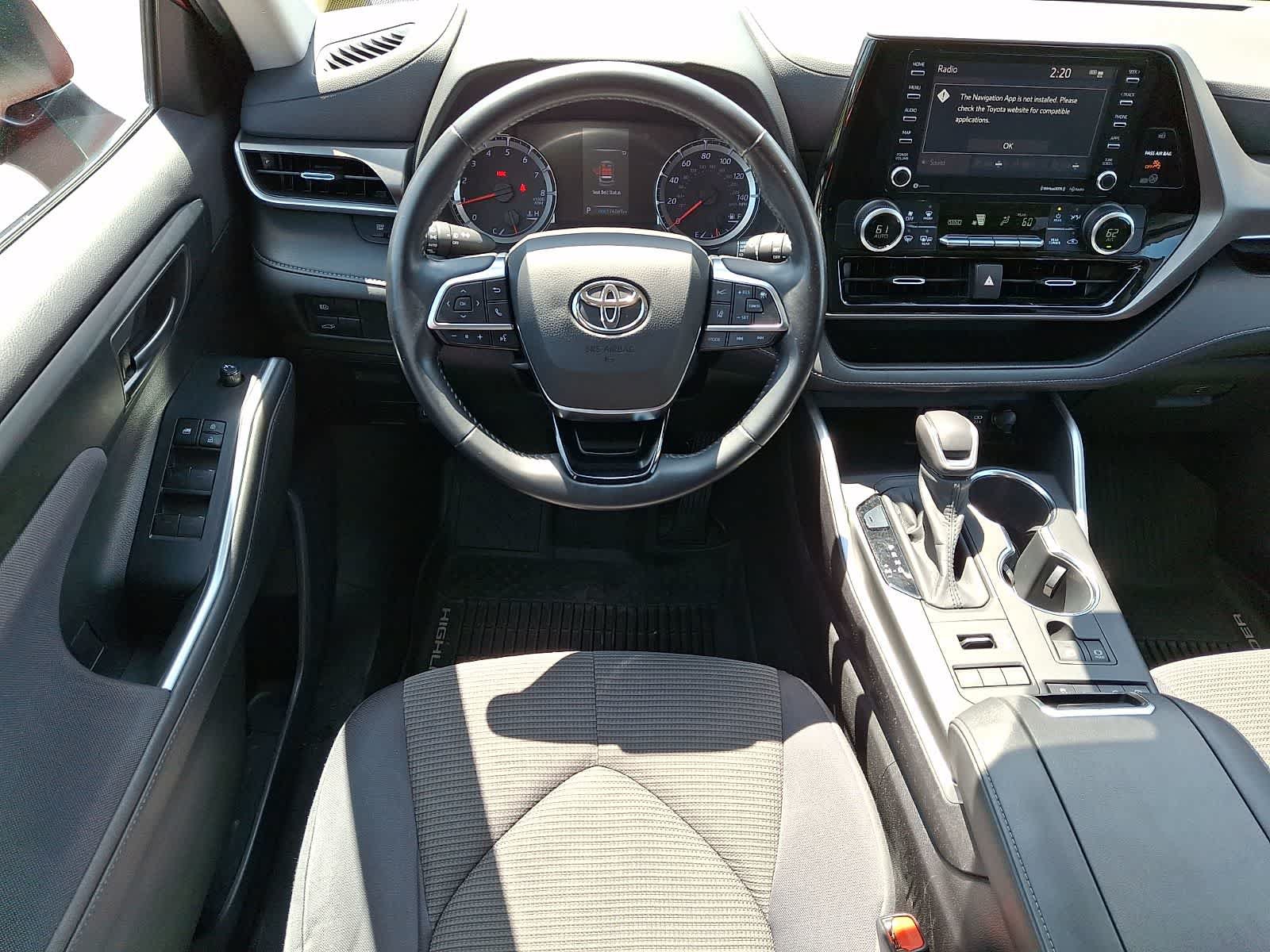 Used 2020 Toyota Highlander LE AWD/4WD image 15