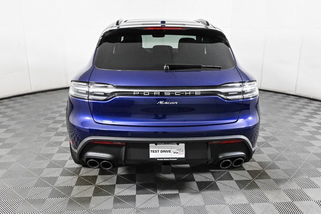 Used 2025 Porsche Macan image 30