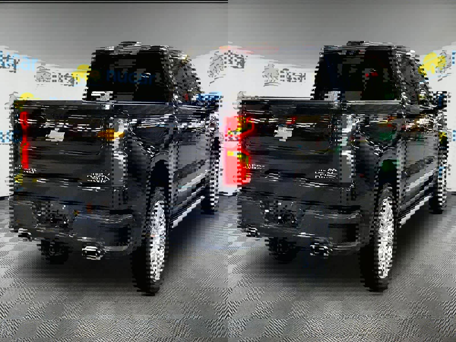 Used 2022 Chevrolet Silverado 1500 High Country w/ High Country Premium Package image 6