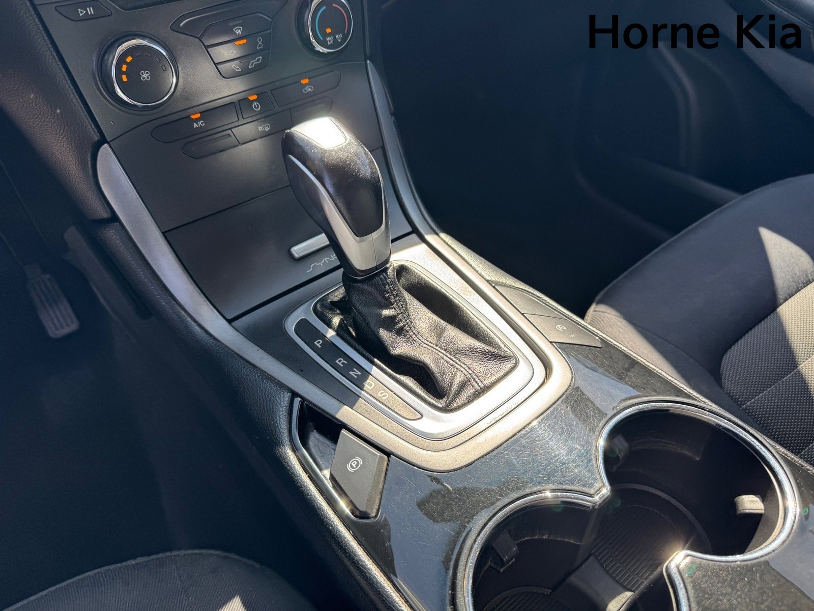 Used 2016 Ford Edge SE image 23