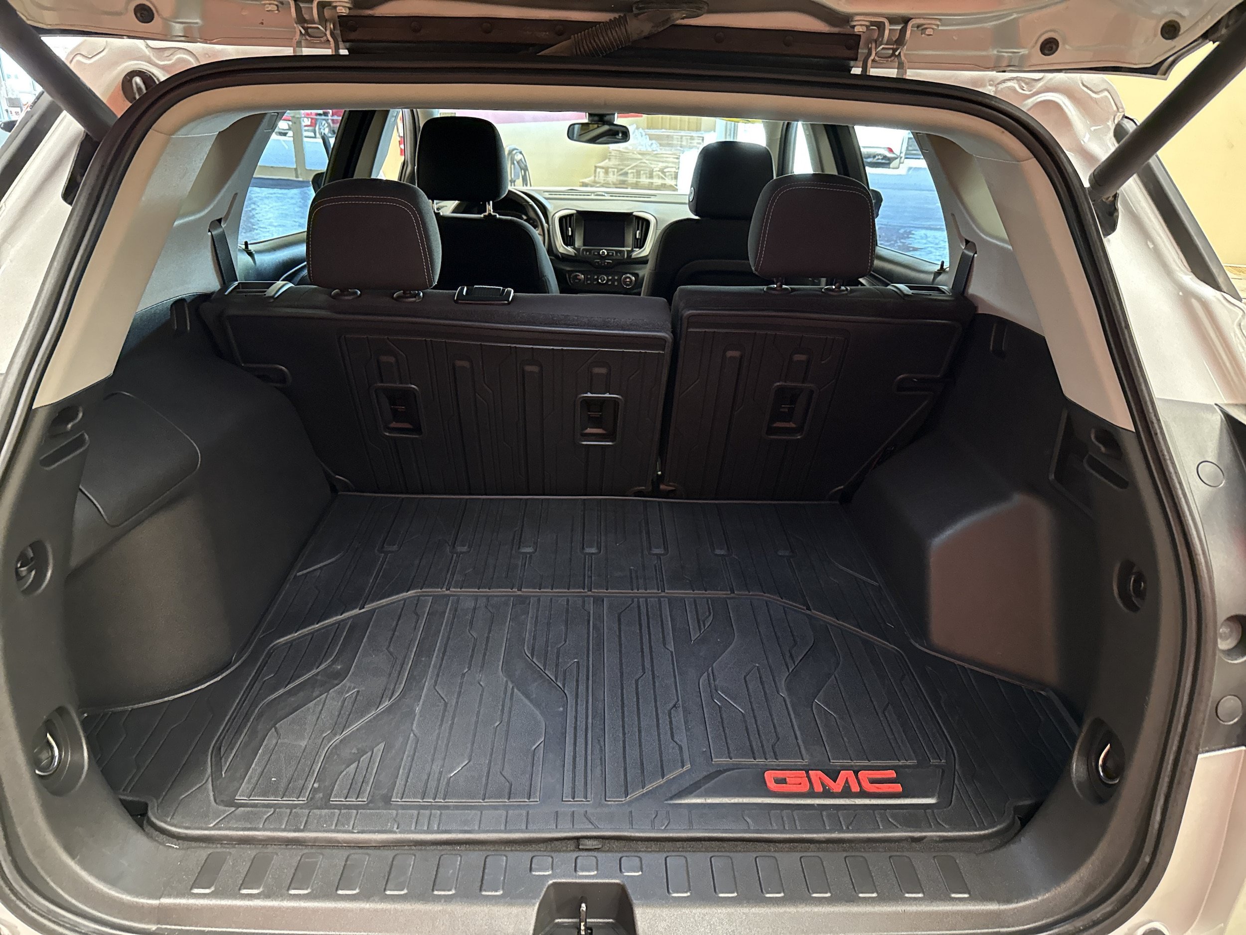 Used 2022 GMC Terrain SLE w/ Driver Convenience Package AWD/4WD image 41