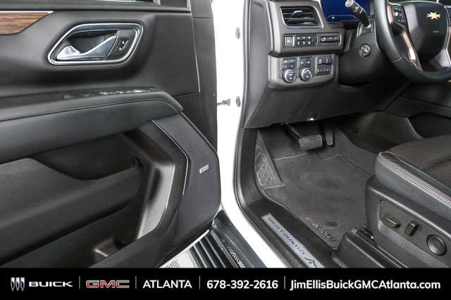 Used 2023 Chevrolet Suburban High Country image 8