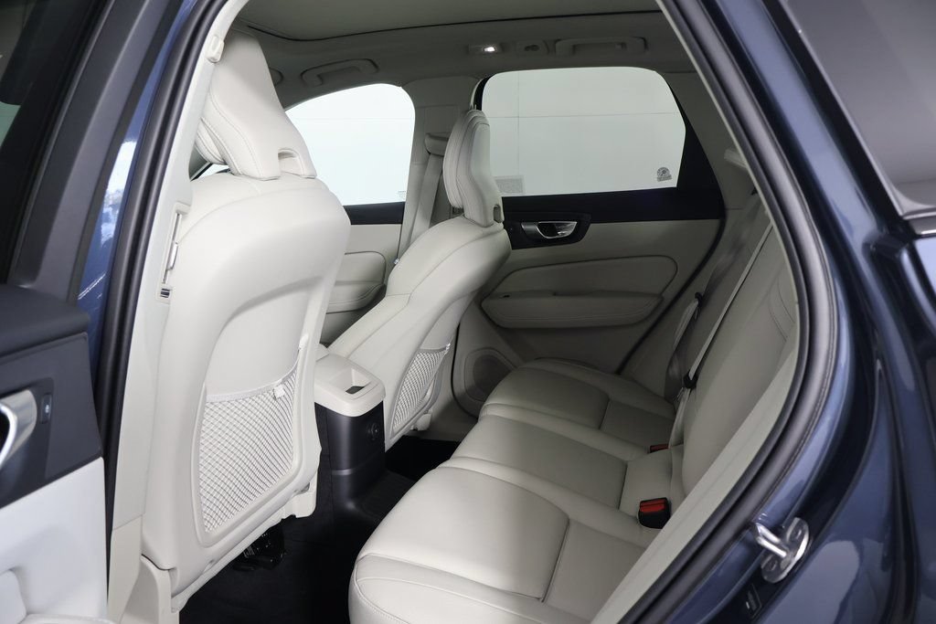 Used 2024 Volvo XC60 T8 Plus AWD/4WD image 11